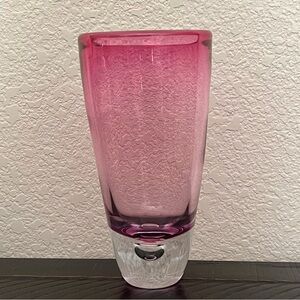 Vintage Kosta Boda art glass 9” vase pink controlled bubble detail heavy base